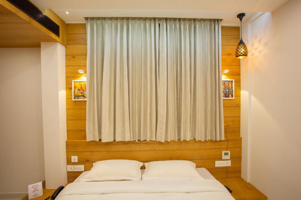 Hasco Tower Hotell Palakkad Exteriör bild